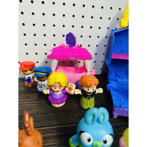 FISHER PRICE LITTLE PEOPLE LOT ( 31 ) PRINCESS,TOY STORY, PROFESSIONS & PARTS - Picture 5 of 14